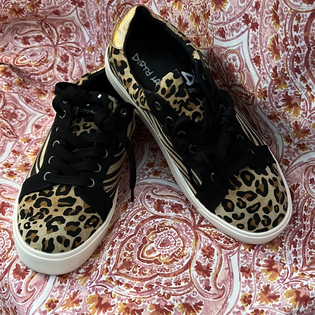 Dirty Laundry Embark Animal Print Sneakers. Siz 8.5